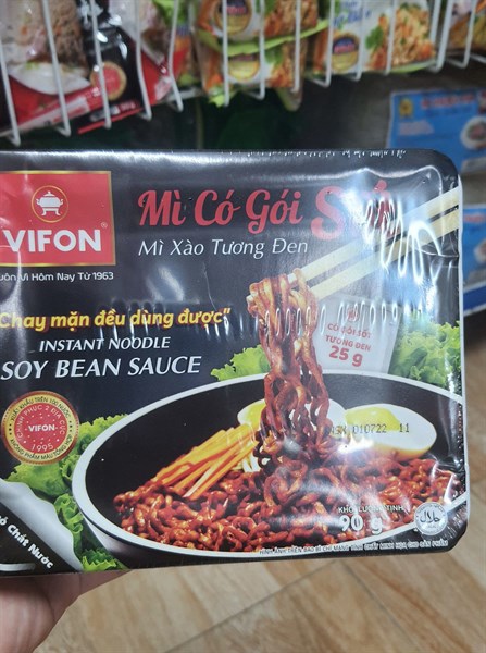 Vifon - Mì xào tương đen khay 90g