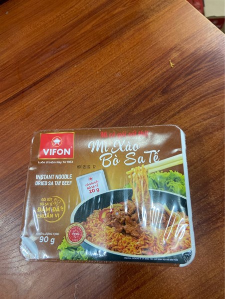 Vifon - mì xào bò sa tế khay 90g