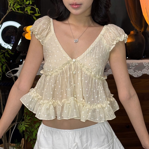AREUM Áo kiểu nữ ARA TOP cổ V tay bèo vải tơ nhăn - VÀNG - Size M