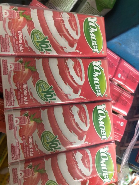 Sữa Yomost vị dâu 170ml