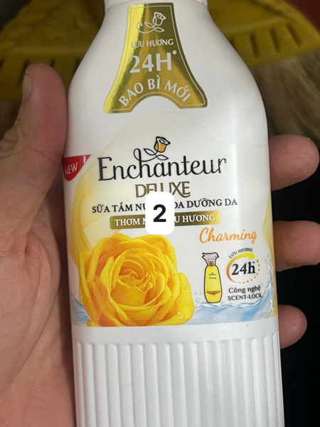 Enchanteur Deluxe - Sữa tắm dưỡng da 180g Charming