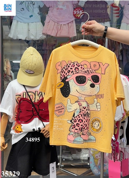 35329-Áo thun Snoppy vàng đeo kính