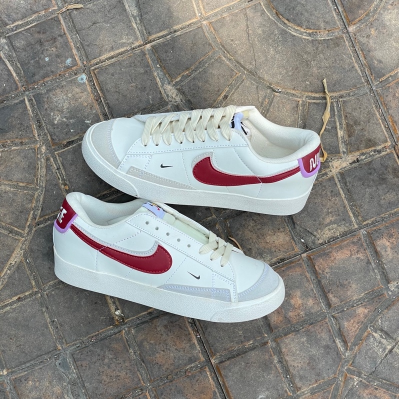 Blazer trắng thấp logo đỏ rep 1:1