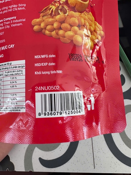 Lays đậu phộng rắc rắc Poca vị nước mực cay 70g