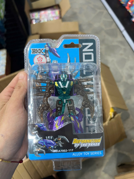 A7002-117 Bộ đồ chơi robot biến hình côn trùng 2 trong 1.