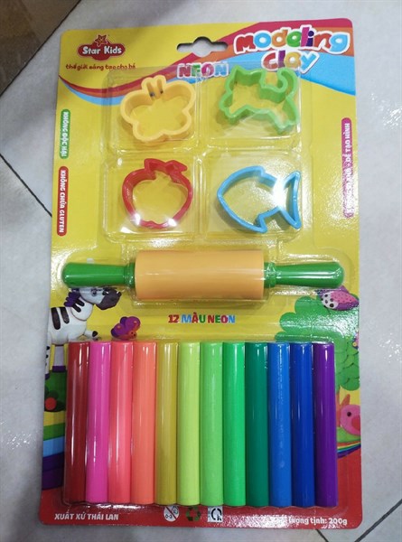 Đất nặn 200g 12 màu và 5 dụng cụ k-200/12c/5t