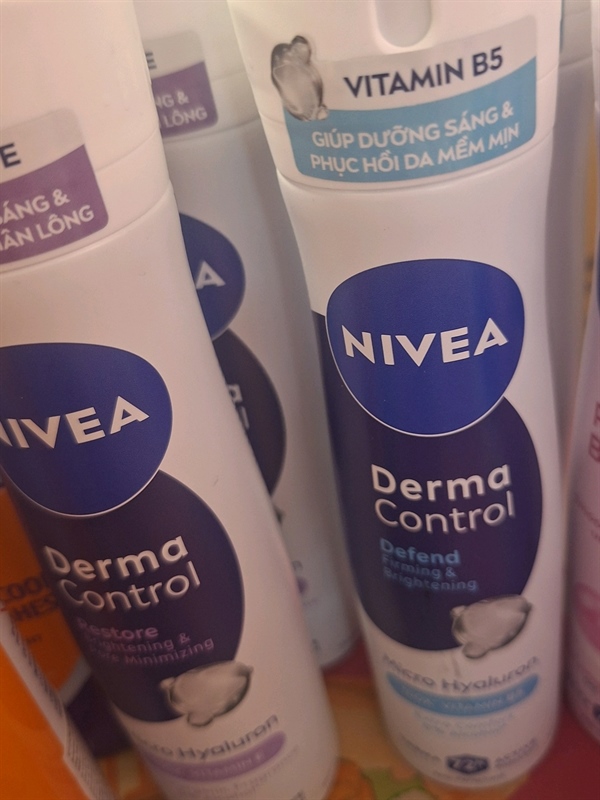 Xịt khử mùi Nivea defend