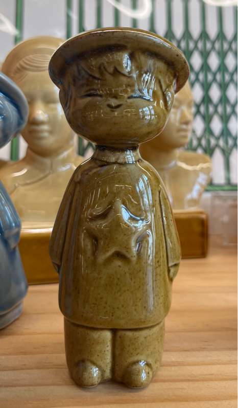 Ceramic statue: Vietnamese Boy - Brown