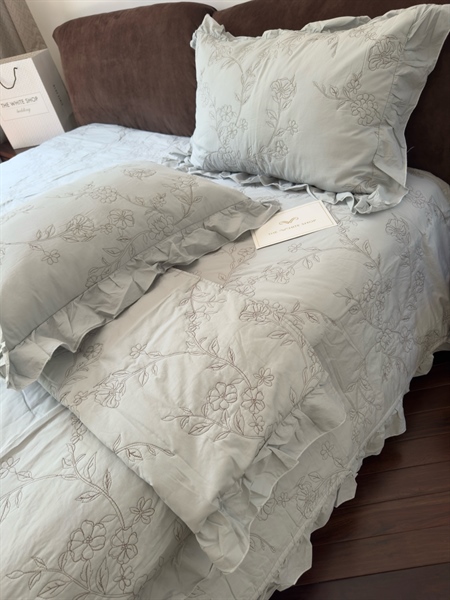 Bộ ga "Xuân Ngà" | 100% Cotton tự nhiên - Hoa dây, viền bèo - Chăn chần 200x230 cm - NQ01.02