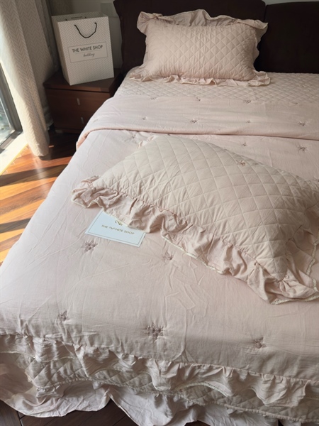 Bộ ga "Hồng phấn" | 100% Cotton giặt nước - Chần trám, thêu hoa hồng, viền bèo - Vỏ Chăn 200x230 cm - LY03.01