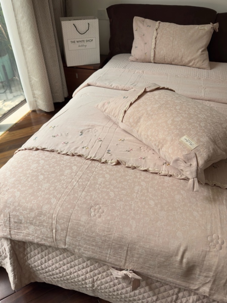 Bộ ga "Phấn mai" | Cotton Linen - Chần full - Thêu hoa nhí, hoa nhí chìm, buộc nơ, chần trám -Q- YH01.1