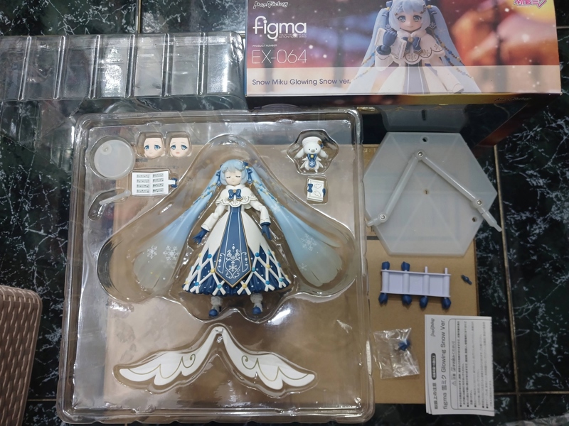 (2ND) FIGMA EX-064 SNOW MIKU: GLOWING SNOW VER
