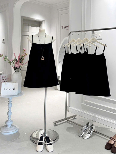 Đầm đen 2s suông doll KA