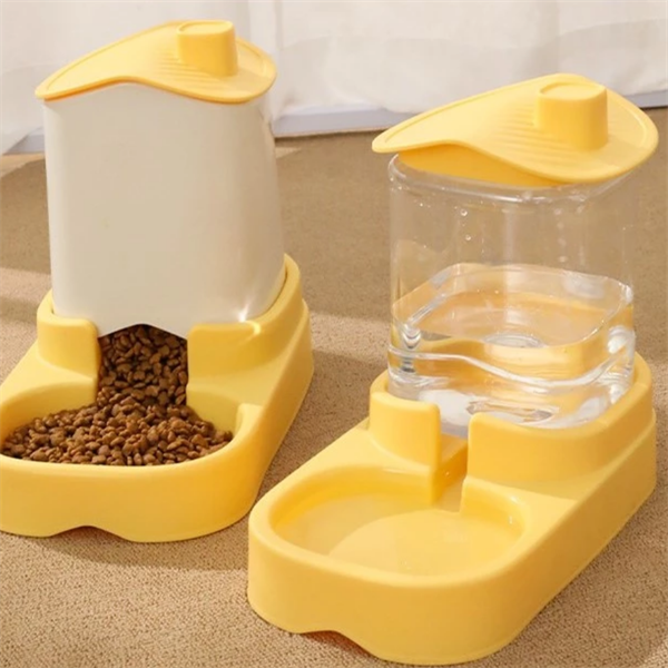 Bình đựng nước tự động loại to 2000ml