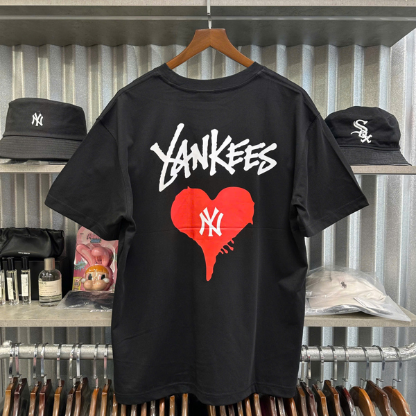 AP MLB NEW YORK YANKEES HEART BLACK [16126958]