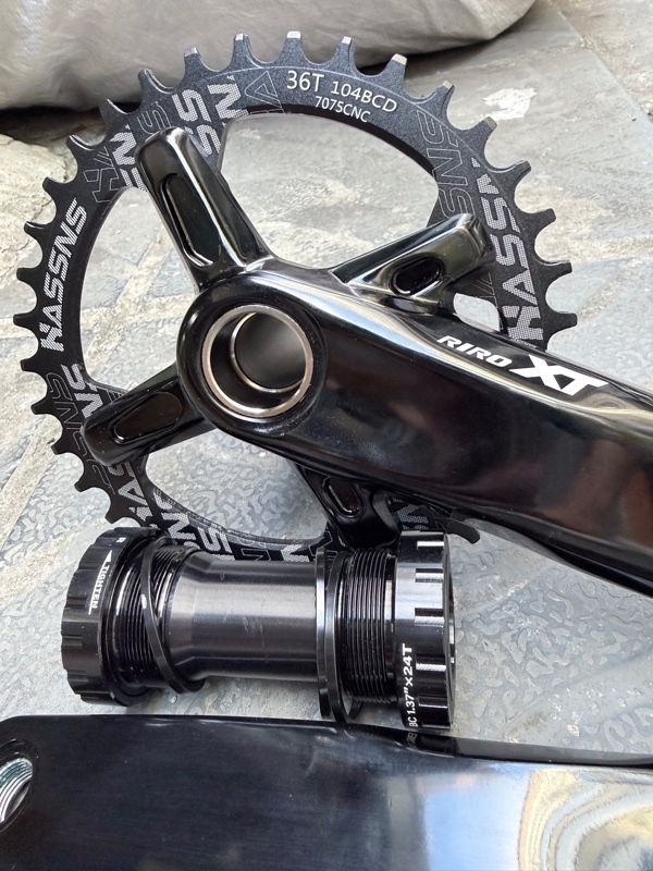 Đùi trục rỗng Riro XT chính hãng kèm BB