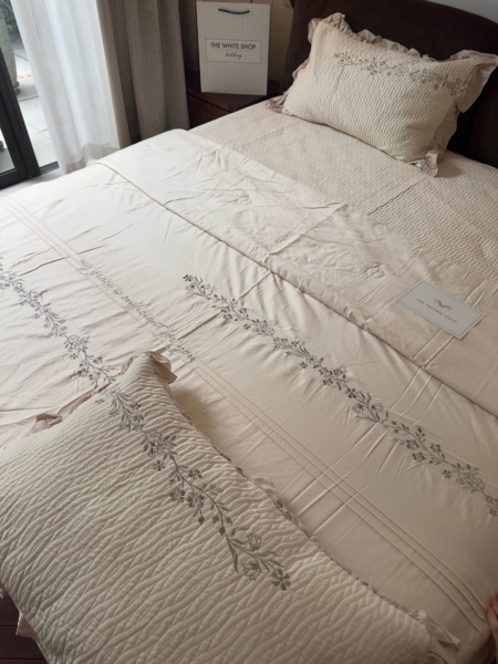 Bộ ga "Sương vi" | Tencel bền - Chần full, Vỏ chăn chần - Thêu hoa dây, Viền bèo, Chần sóng dọc, màu hồng - YH08.Q