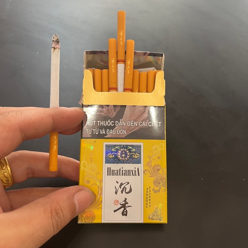 Thuốc lá Lotus 沉香细支