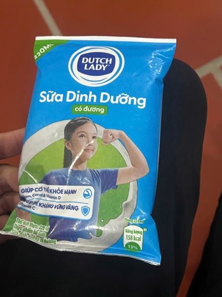 Sữa tiệt trùng có đường 220ml