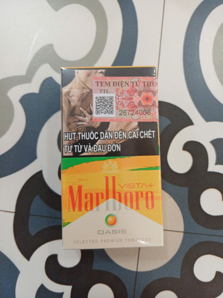 Thuốc lá Marlboro bấm