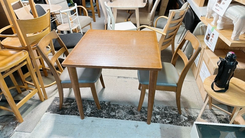 Set bàn ăn 2 ghế nâu đỏ