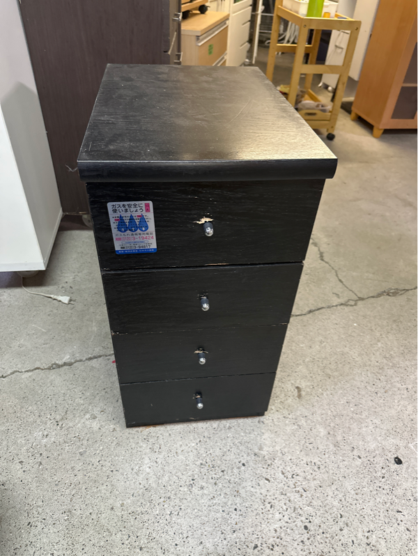 Tủ gỗ thấp 4 ngăn đen xước