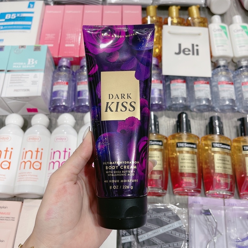 Kem Dưỡng Thể Hương Nước Hoa Darrk Kiss By Bath & Body Works Mỹ 226g