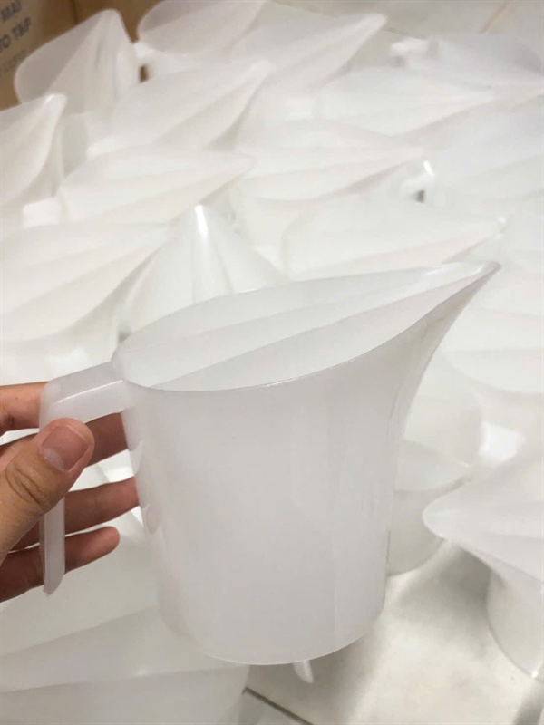 Ca chia ngăn nhựa có tay cầm - 3 ngăn 750ml