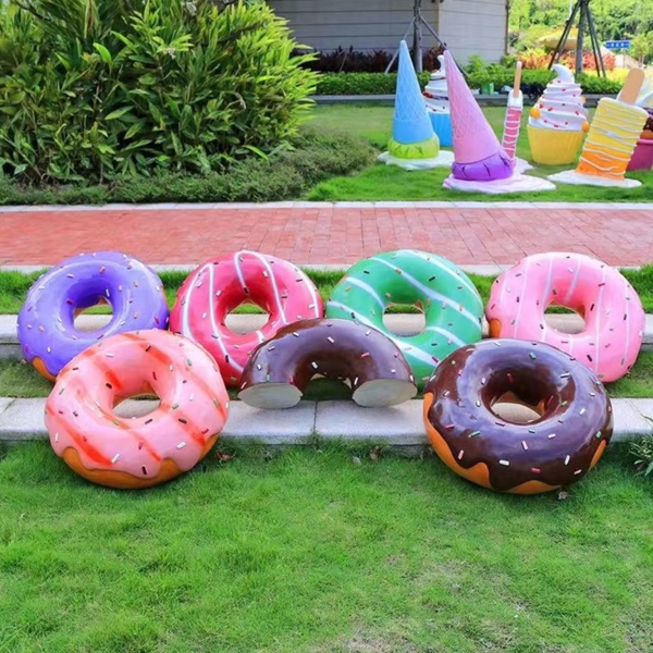Mô hình bánh kẹo mút xốp