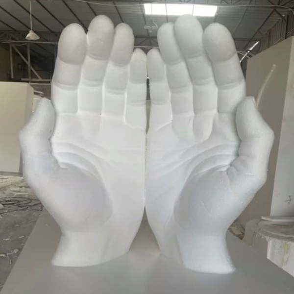 Mô hình bàn tay bằng xốp khổng lồ