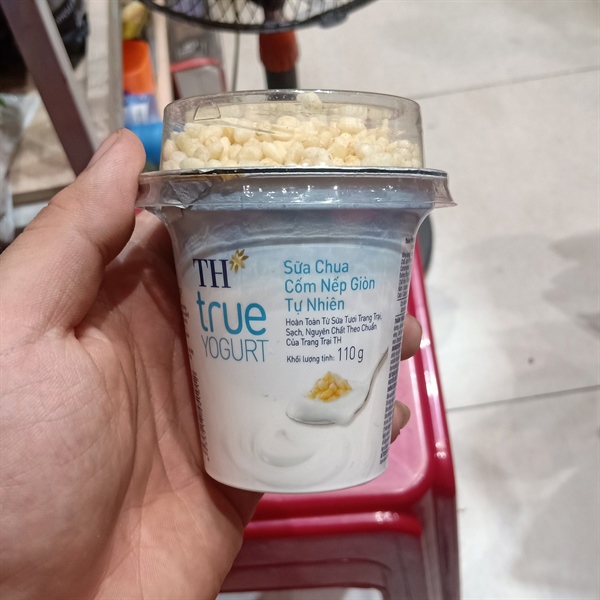 TH True Yogurt sữa chua ăn cốm nếp giòn Tự Nhiên hộp 110g