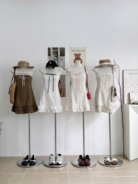 Váy linen hoa phối ren nơ ngực dáng xòe