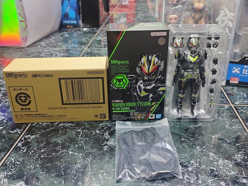 (2ND-KÈM CAPE VẢI-THIẾU NẮP ĐẬY VỈ VŨ KHÍ) SHF KAMEN RIDER TYCOON BUJIN SWORD