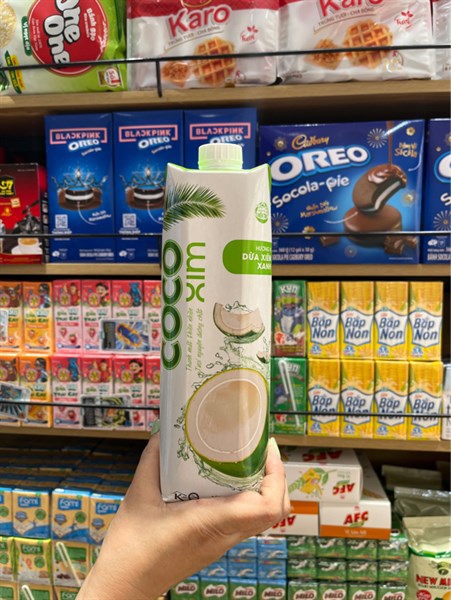 Nước dừa xiêm xanh Cocoxim 1 lít ココナツ ウォーター
