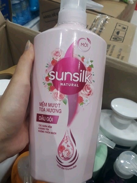Dầu gội Sunsilk Natural Hương phúc bồn tử và hoa hồng 650g
