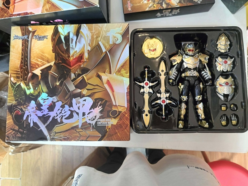 Mua bán (2ND)KATROX ARMOR HERO ĐẾ HOÀNG HIỆP EMPEROR