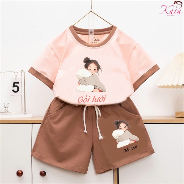 BG QUẦN SHORT TAY BO BÉ ÔM GỐI LƯỜI