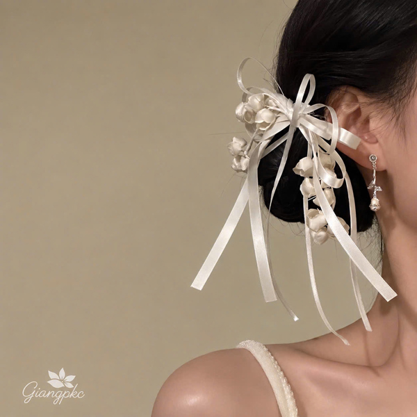 Nơ cài tóc ruy băng đính hoa linh lan rơi nhẹ nhàng màu trắng kem