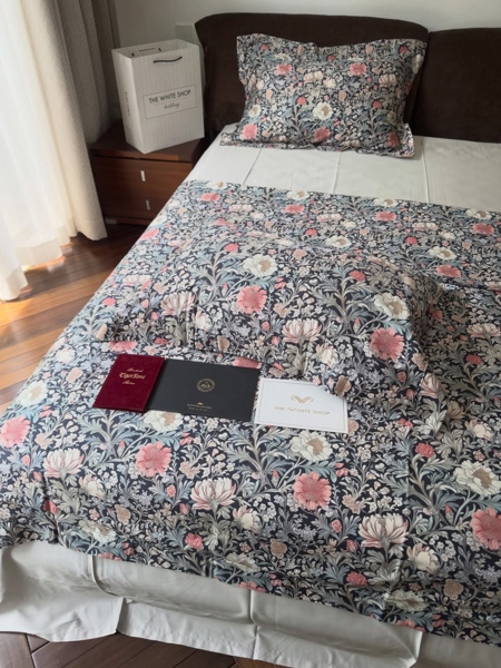 Bộ ga TigerRose in hoa hồng màu trắng & hồng - Ga kem | Cotton Ai Cập - LF02.03