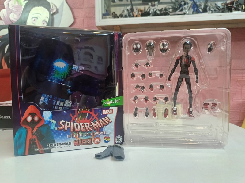 (2ND, GÃY CHÂN, THIẾU ÁO) MAFEX 236 SPIDER MAN MILES MORALES