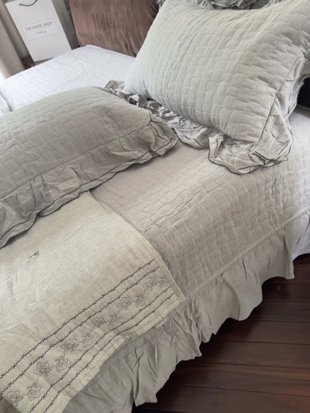 Bộ ga "Diềm hoa" | Cotton, giặt mềm - Chần full , Viền thêu hoa, Ga họa tiết đan - LY07.1.Q - Màu ghi