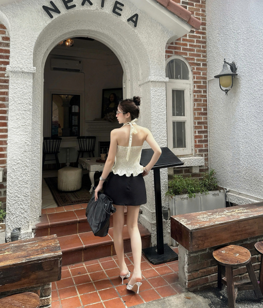 DAISY DOT HALTER TOP