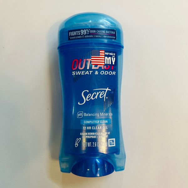 Lăn Khử Mùi Secret Completely Clean 73G