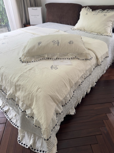 Bộ ga "Thanh mai" | Cotton - Chần full, Vỏ chăn chần - Thêu ngựa, ga ghi kẻ nhỏ - YH15.Q - Màu trắng