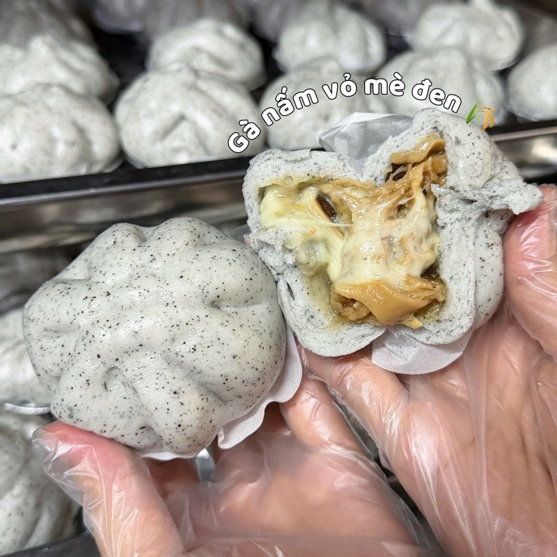 BÁNH BAO GÀ NẤM VỎ MÈ ĐEN MINI (HỘP 10 CHIẾC)