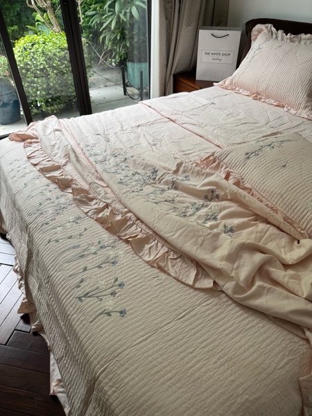Bộ ga "Thềm hoa" | Cotton Linen Tencel - Chần full, Vỏ chăn chần - Chần sọc thêu hoa, viền bèo - YH05.3.Q