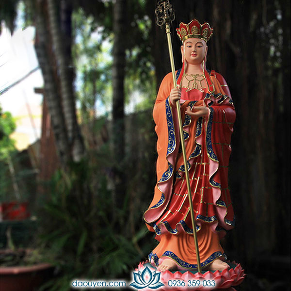 Tượng Địa Tạng đứng