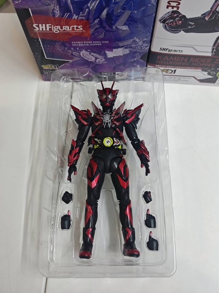 Mua bán (2ND TRẦY 1 BÊN LƯNG) SHF KAMEN RIDER ZERO ONE HELL RISING