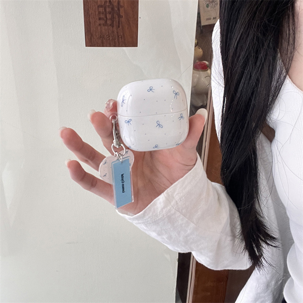 Case Airpod Trắng Nơ Xanh + Móc - 4