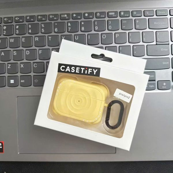 Case Airpod Su Trơn Vàng + Móc - 4